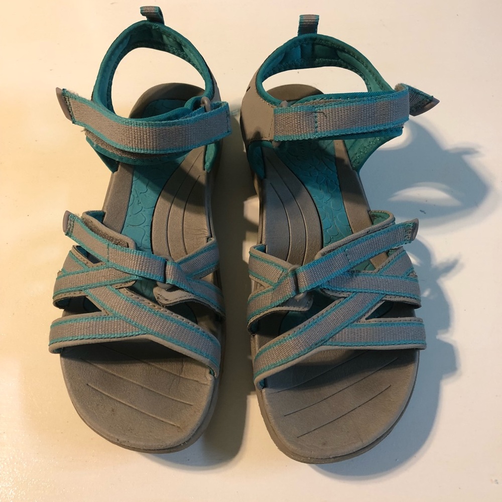 Croft & Barrow Sandals Sz. 9 teal and grey